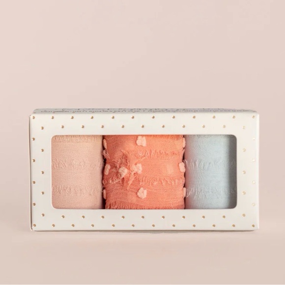 OLF Studio: Hand-Frayed Ribbon - Picture 4 of 4